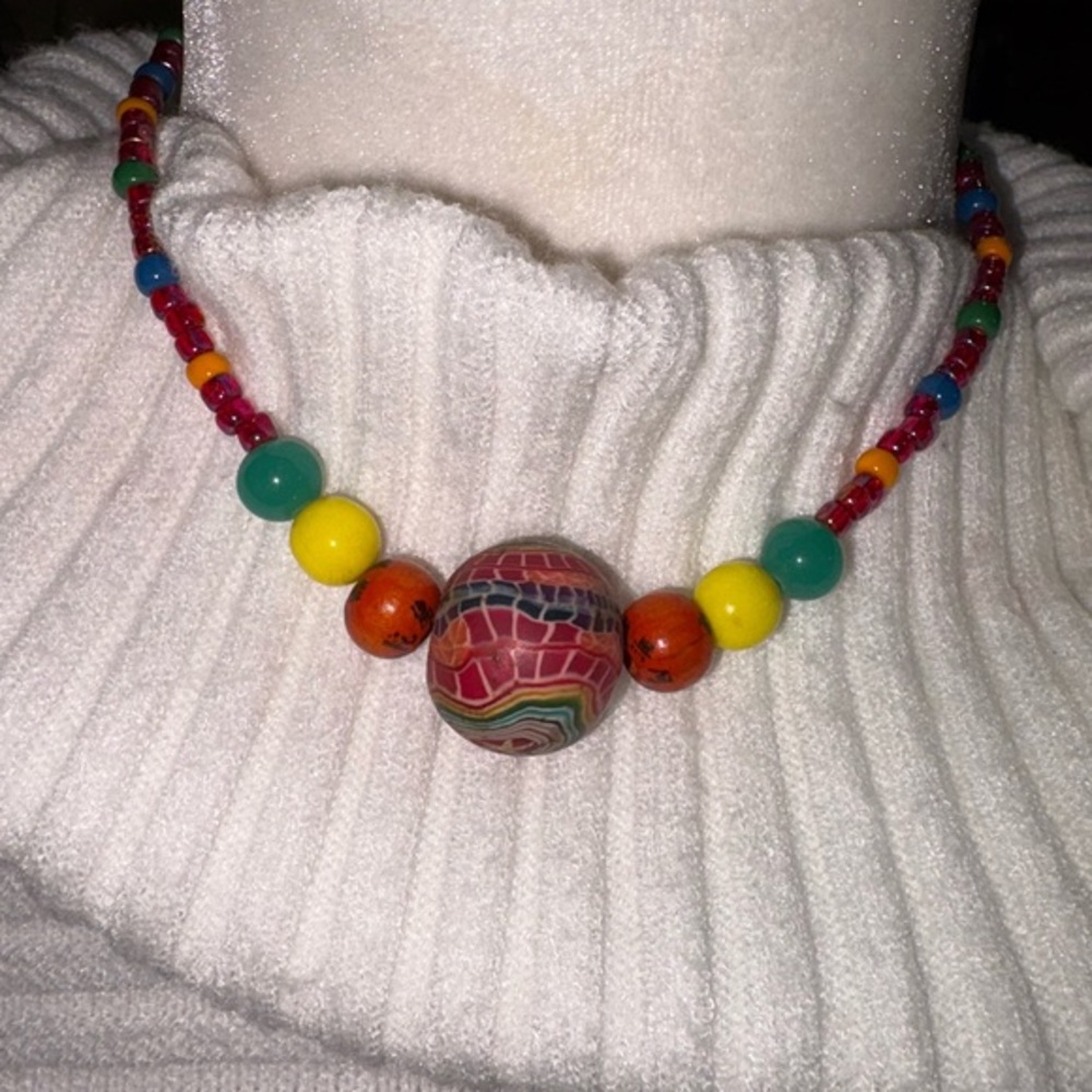 VIBRANT MULTICOLORED BEADED NECKLACE BOHEMIAN STYLE